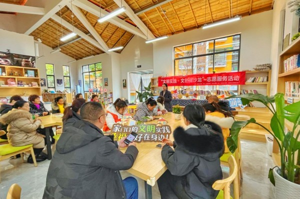 新时代文明实践中心举办了丰富多彩的活动，受到居民青睐。文明成都供图
