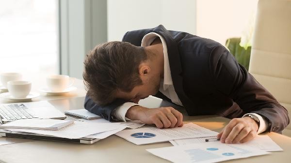 脑梗与午睡有关？医生提醒：年纪大了的人，午睡时要多注意这几点