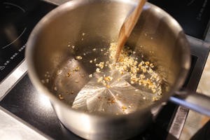 TH魔法厨房 | 私房秘制卤肉饭的做法 步骤2