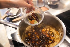 TH魔法厨房 | 私房秘制卤肉饭的做法 步骤5