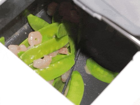 翻炒筋正在翻炒菜肴