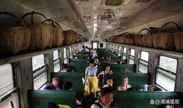高铁出行便捷，绿皮火车舒适性差时间长，为何还有人选乘绿皮车？-有驾