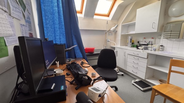 nhs-gp-clinic-2025-05-02-14.19.16-scaled 在英国第二次被GP做肛门指检 医学 生活 