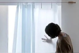 厚重窗帘怎么洗,幸好家政阿姨教几招!学会这样洗,干净不掉灰图片