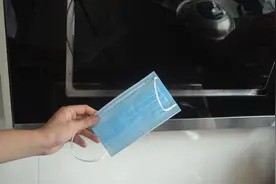 “油烟机”多脏都不怕,教你用1个口罩,不拆不卸,轻松洗掉污渍图片