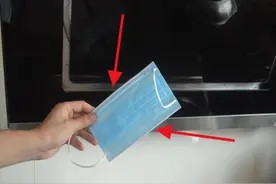 家里油烟机不管多油多脏,只需1个口罩,不拆不卸,立马焕然一新图片