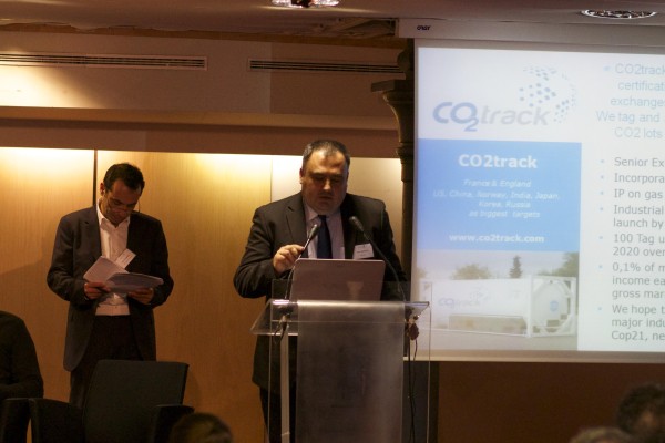 1) CO2Track：根据您的生活方式进行实时监控并提供可行的见解，随时了解您每天的碳排放量