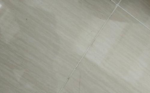 如何处理竹地板上的划痕？