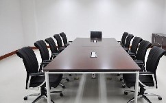 教你如何修理木制家具凹痕的两种方法
