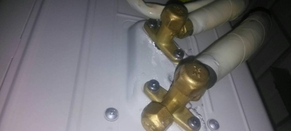 如何彻底清洗空调室外机（简单步骤教你清洁空调室外机的有效方法） 第2张