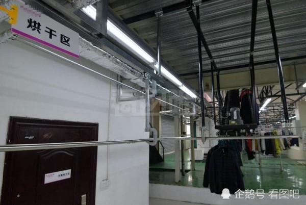 穿了一冬天的棉衣该干洗收起来了，11张图告诉您衣服的干洗流程