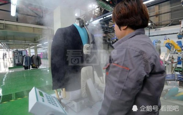 穿了一冬天的棉衣该干洗收起来了，11张图告诉您衣服的干洗流程