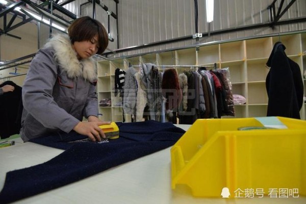 穿了一冬天的棉衣该干洗收起来了，11张图告诉您衣服的干洗流程