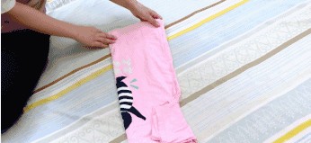 学会这种方法叠衣服，不管怎么翻都不乱，并且还省空间不占地方！