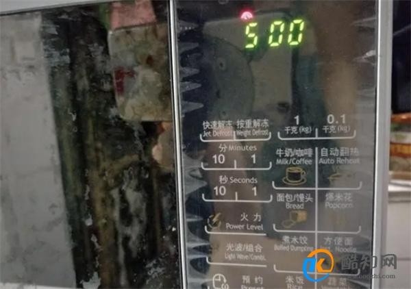 巧妙去除微波炉异味 用这一招 轻轻松松不花钱就把意为给去除啦