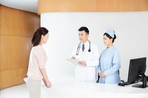 男子遭围殴持刀反击致人死亡，什么情况下算正当防卫