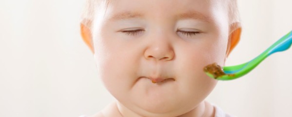 宝宝为什么要添加辅食 宝宝辅食搭配要注意什么 宝宝辅食添加时间表