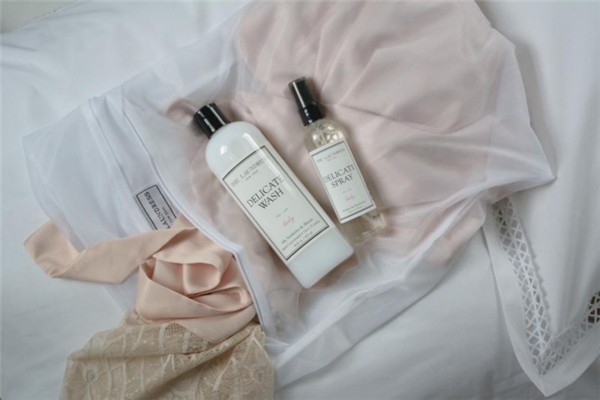 高端服装,更需要用The Laundress细致衣物洗涤液做好洗护