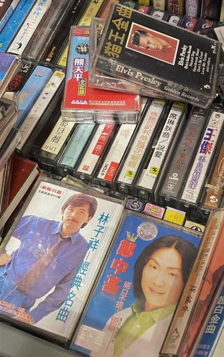 长宁区回收老CD光盘 老唱片回收 收购老歌曲磁带