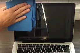 电脑屏幕上老有灰尘,教你一招,三个月不粘灰,非常实用视频封面