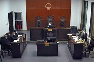 小学生拉拽同学致自己受伤，谁之过？