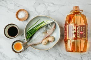 零失败版超香清蒸鱼的做法 步骤1