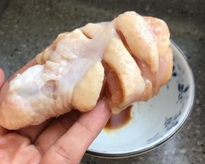 零失败的蒜香鸡翅根(不油不腻)的做法 步骤1