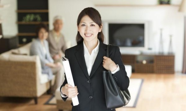 如何搭配衣服和包包？5个技巧，足够你涨姿势！