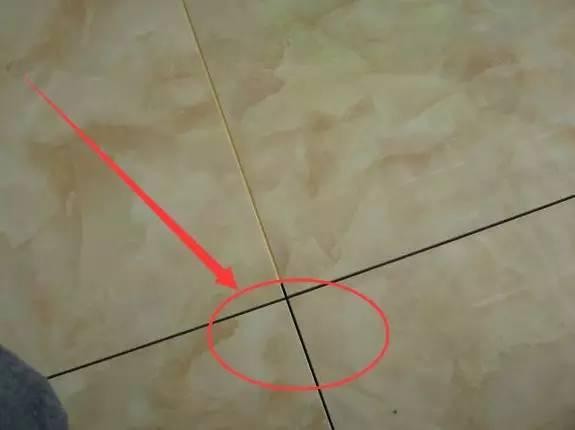 家里瓷砖缝隙很脏？巧用这些瓷砖清洁工具，分分钟还你干净瓷砖