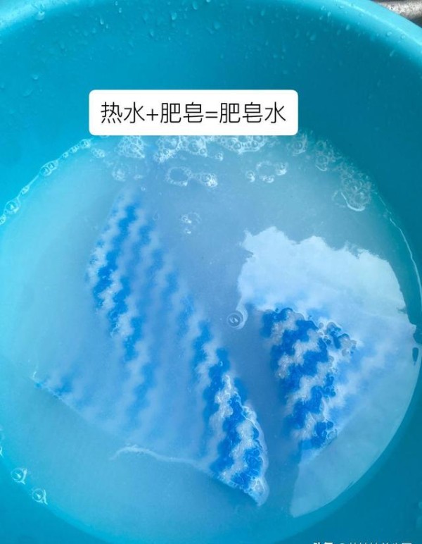 内饰脏了该怎么清洁？学会这套方法其实超简单-有驾