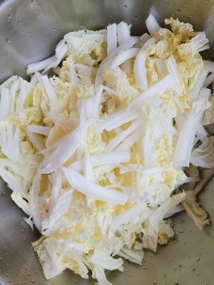 东北名菜—白菜炖豆腐(简易版)的做法 步骤1