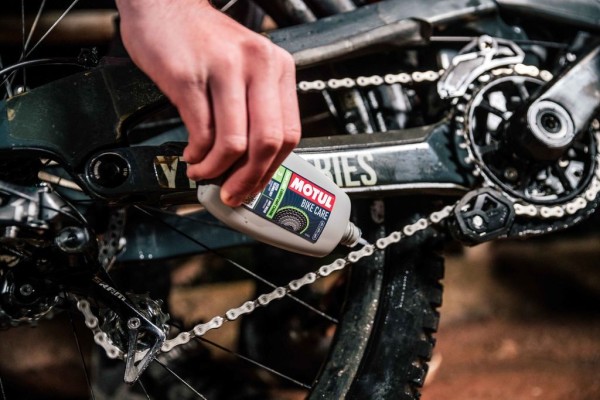 20220309_Motul_BikeCare_9234_fullres_kopie%CC%88ren.jpg