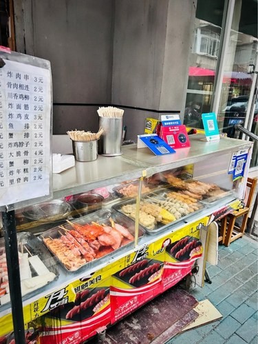 几十年了，原来他还在这[色]