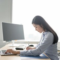 业绩毫无提升