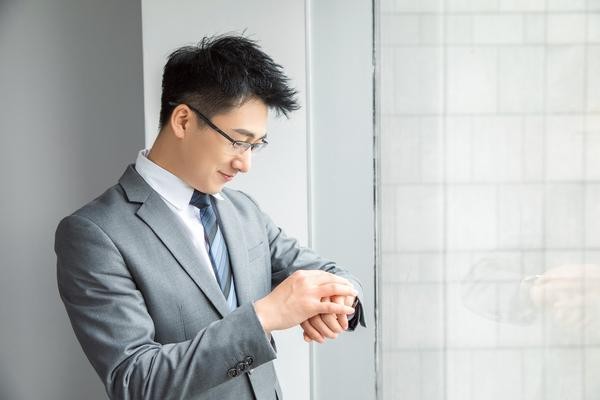 《48岁已婚女长时间分居生活：、家庭与自我成长》 图1