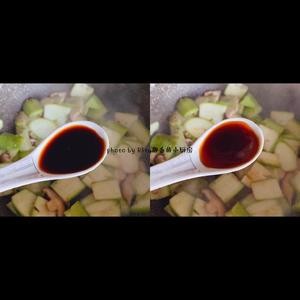 营养又鲜美的蚝油丝瓜炒香菇|减肥必备食谱的做法 步骤3