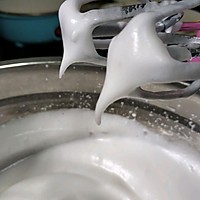 家庭版生日蛋糕，零失败戚风蛋糕胚的做法图解2