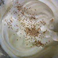 家庭版生日蛋糕，零失败戚风蛋糕胚的做法图解8