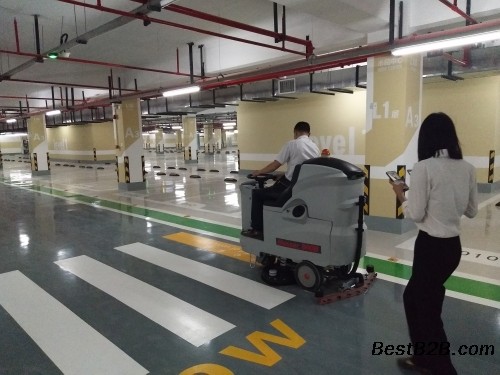 防城港地库清洁用驾驶式洗地机洗地拖干一步搞定