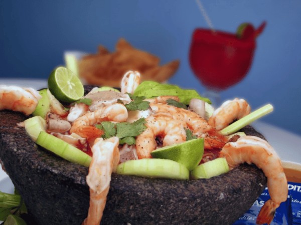 Ensalada de aguacate y gambas