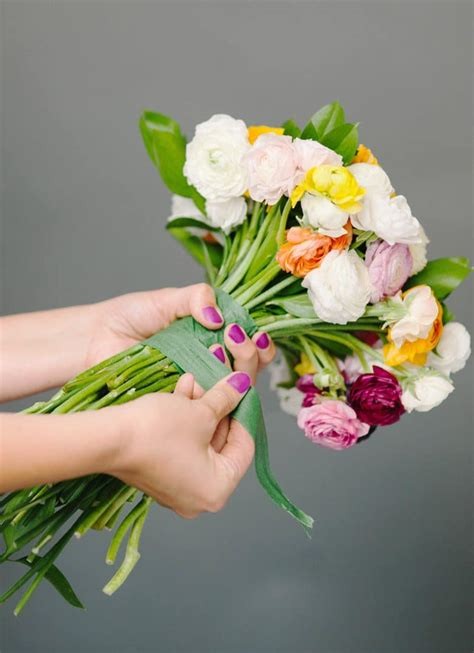 How to make bouquet with real flowers