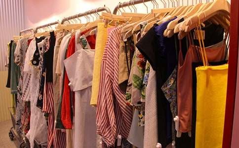 不同面料衣服的特征、保养和洗涤方法