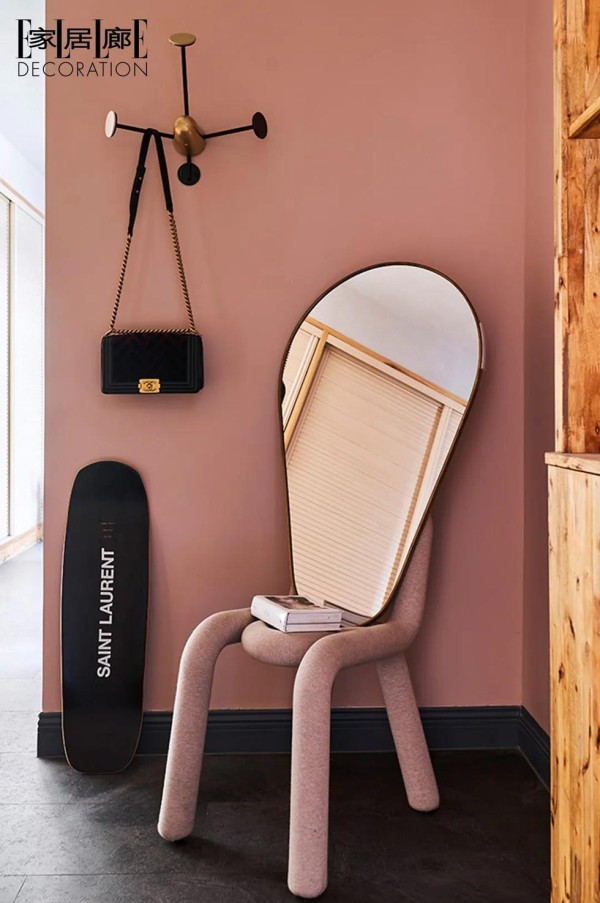 Product, Furniture, Chair, Room, Folding chair, Footwear, Wood, Comfort, Interior design, 