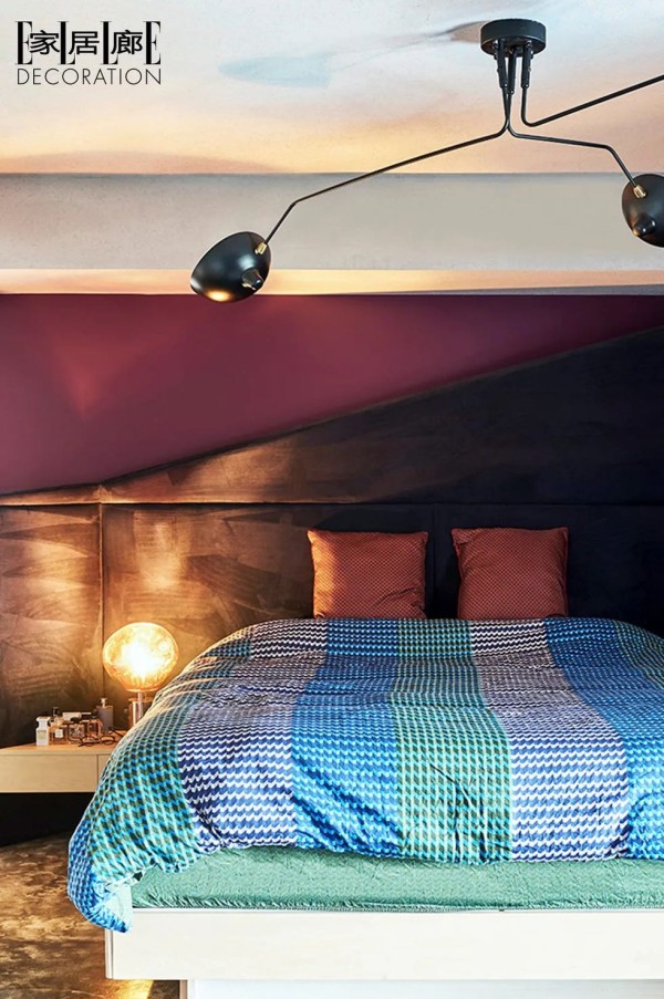 Bed, Bedroom, Ceiling, Lighting, Furniture, Turquoise, Room, Wall, Light fixture, Bedding, 