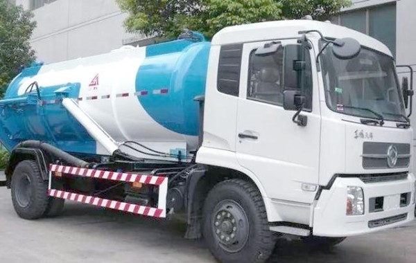 清洗吸污车：多功能特种车辆详解-有驾