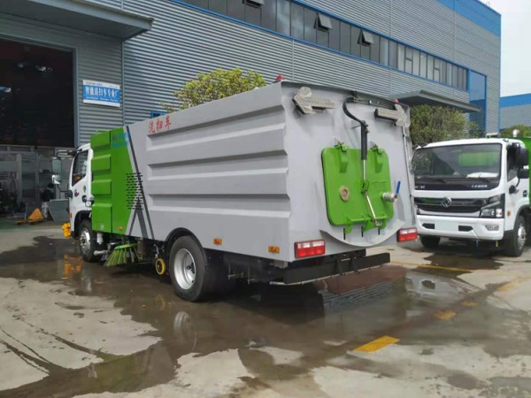 多功能小型路面清扫车