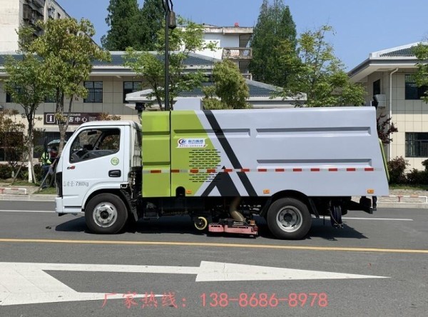 小区路面清扫车小型多功能扫路车市场价格
