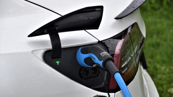 电动汽车充电 Car charging