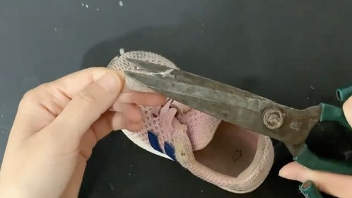 鞋子粘扣总是开的改造技巧在这里，简单又实用，早知道就好了