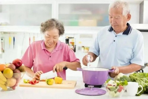 中老年人营养补给指南：佳膳优选营养粉为优选方案